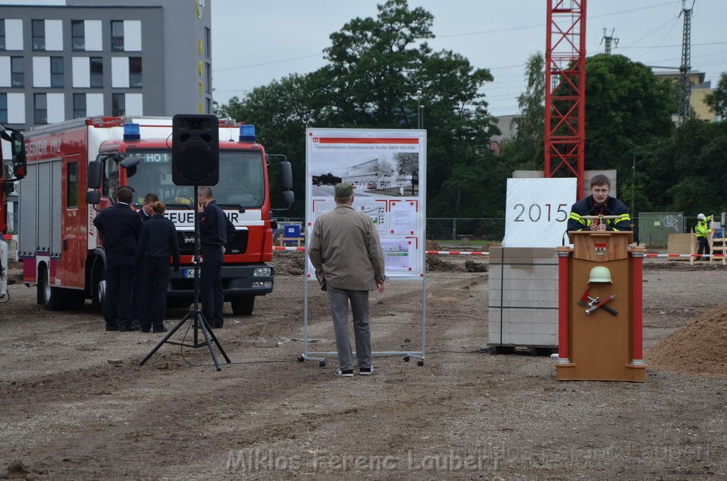 Erster Spatenstich Neues Feuerwehrzentrum Koeln Kalk Gummersbacherstr P022.JPG - Miklos Laubert